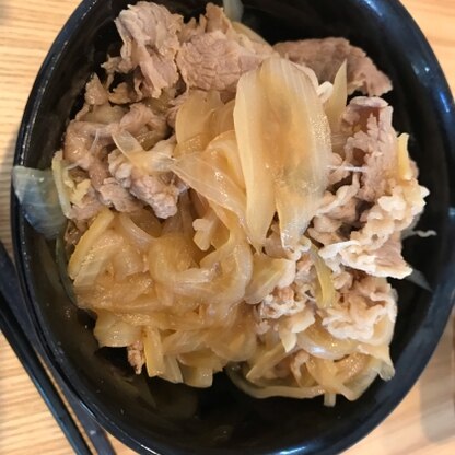 牛丼にしていただきました♪
つゆが染み込んでいて美味しかったです^ - ^